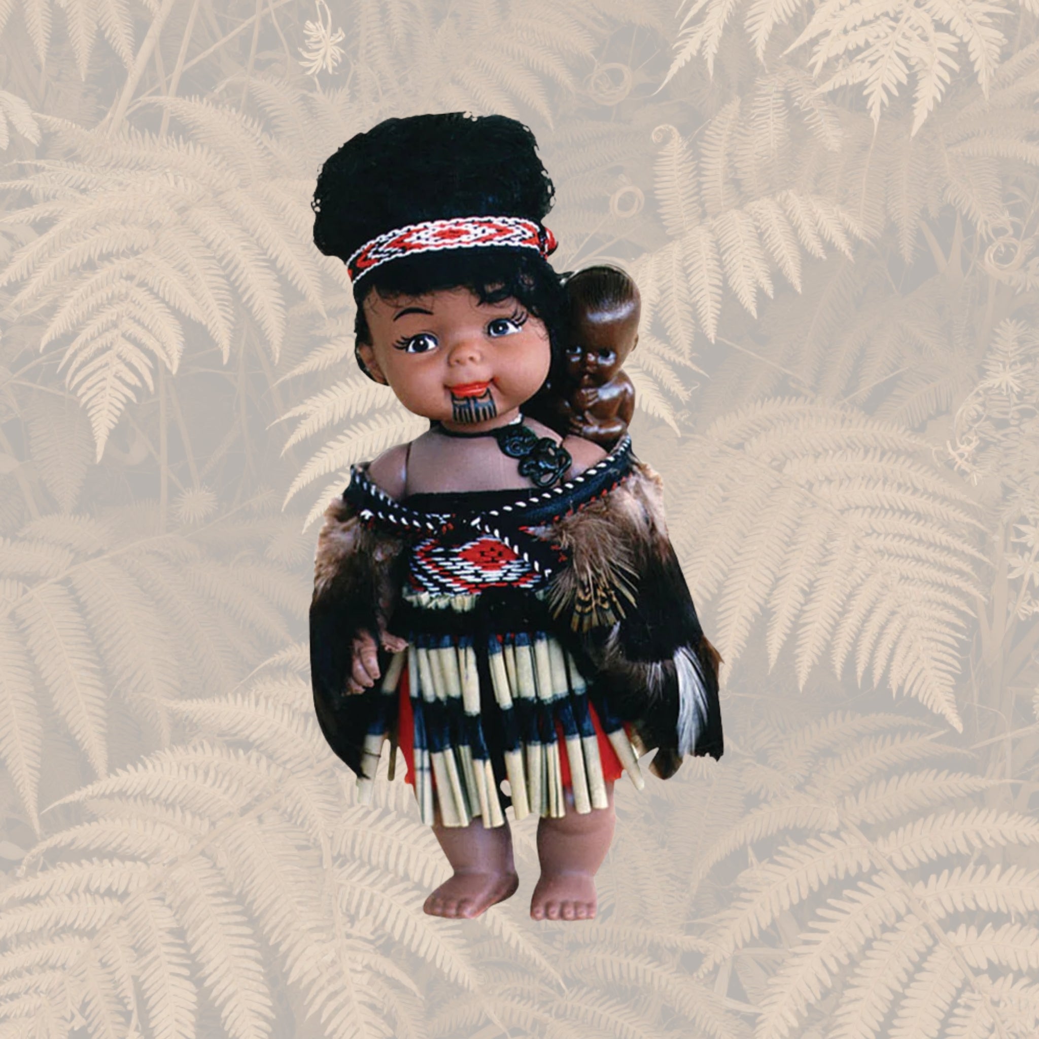 Māori Doll - 20cm Wahine Full Feather Cloak Piupiu Skirt with Baby