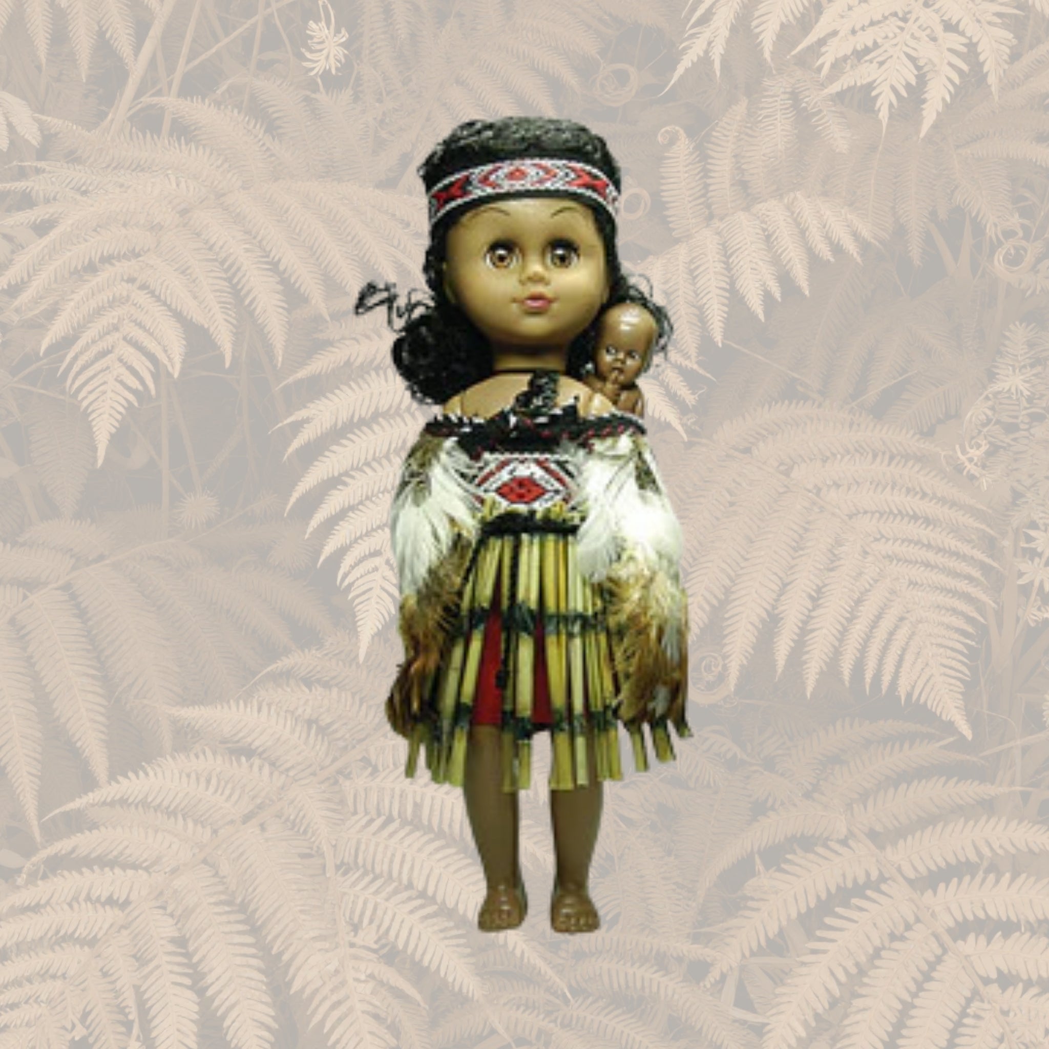 Māori Doll - 27cm Wahine Full Feather Cloak Piupiu Skirt with Baby