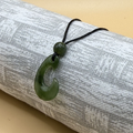 Hei Matau / Hook V - Pēpi Pounamu
