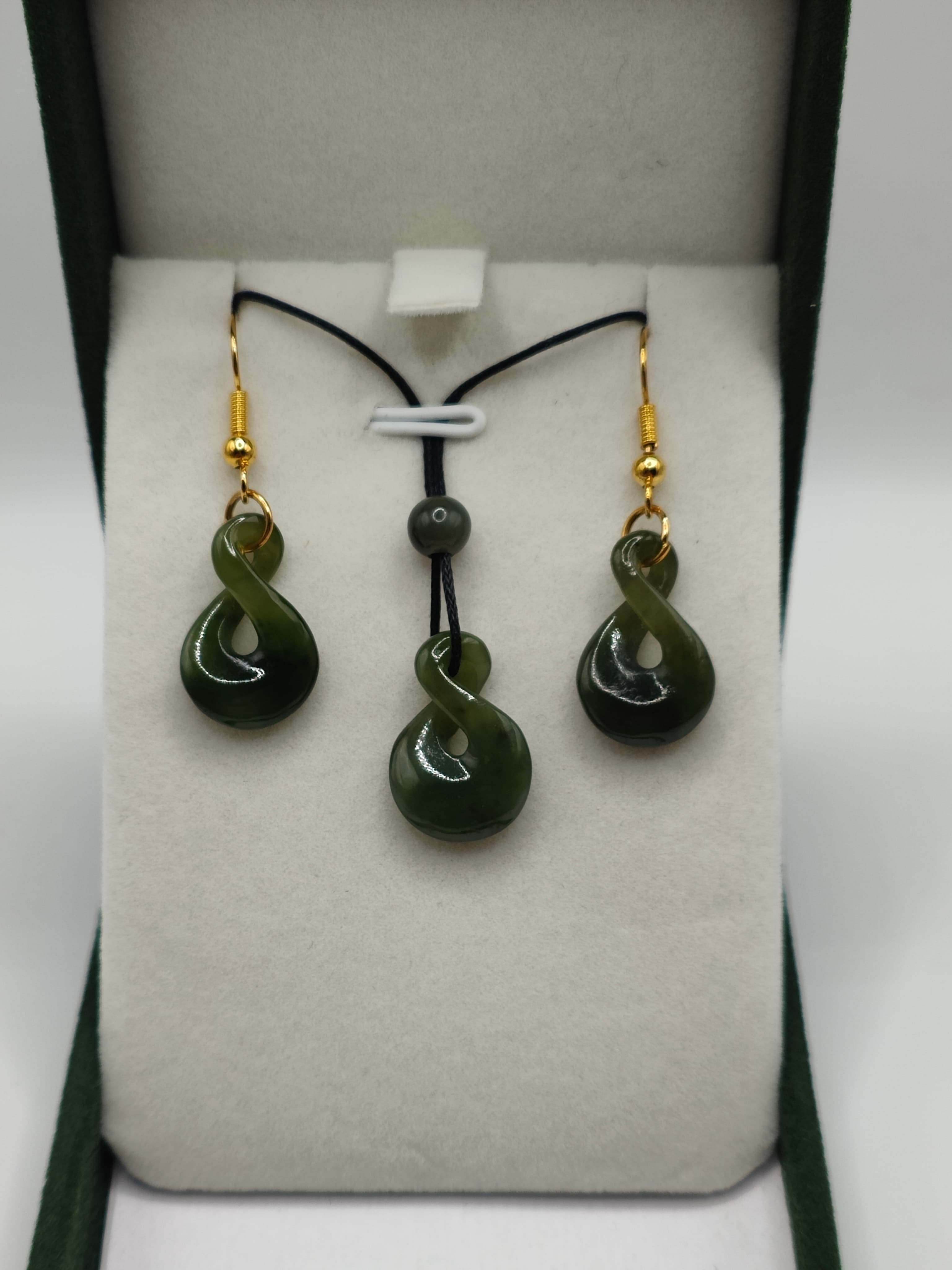 Pikorua, as the Maori name this symbol, refers to eternal emerging paths in life. The eight-shaped single twist symbolizes the strength of the bond between two people, their loyalty and friendship. It signifies the spiritual merger of two people for eternity. Although people will take different paths in their lives they will always be connected and will return to each other.