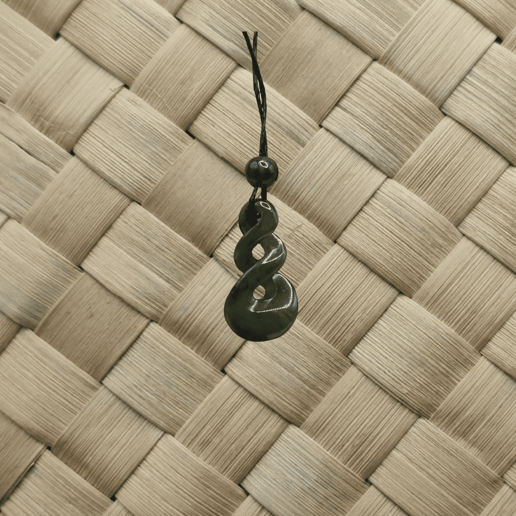 Twist / Pikorua Pounamu