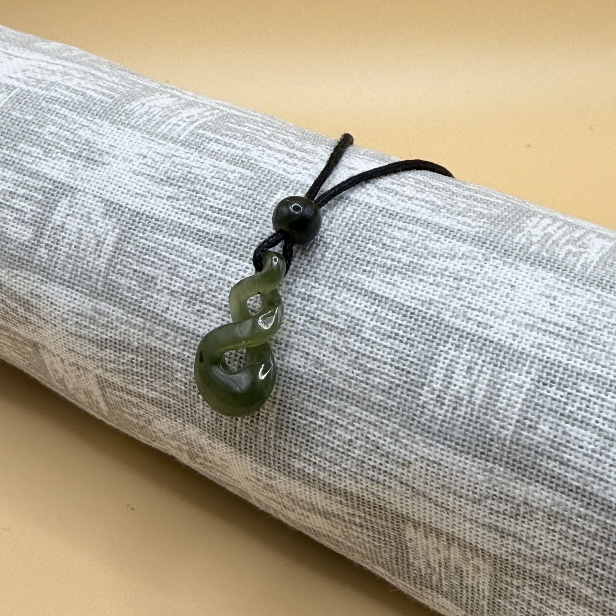 Twist / Pikorua Pounamu
