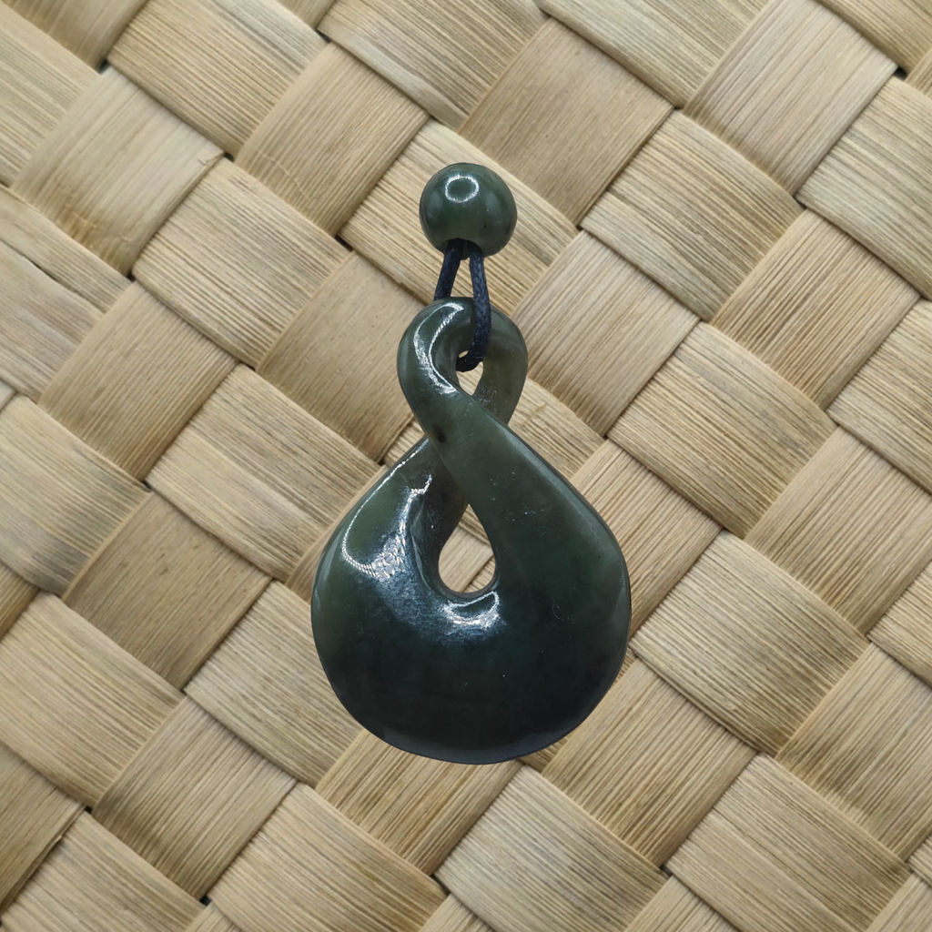 Figure 8 / Pikorua Pounamu