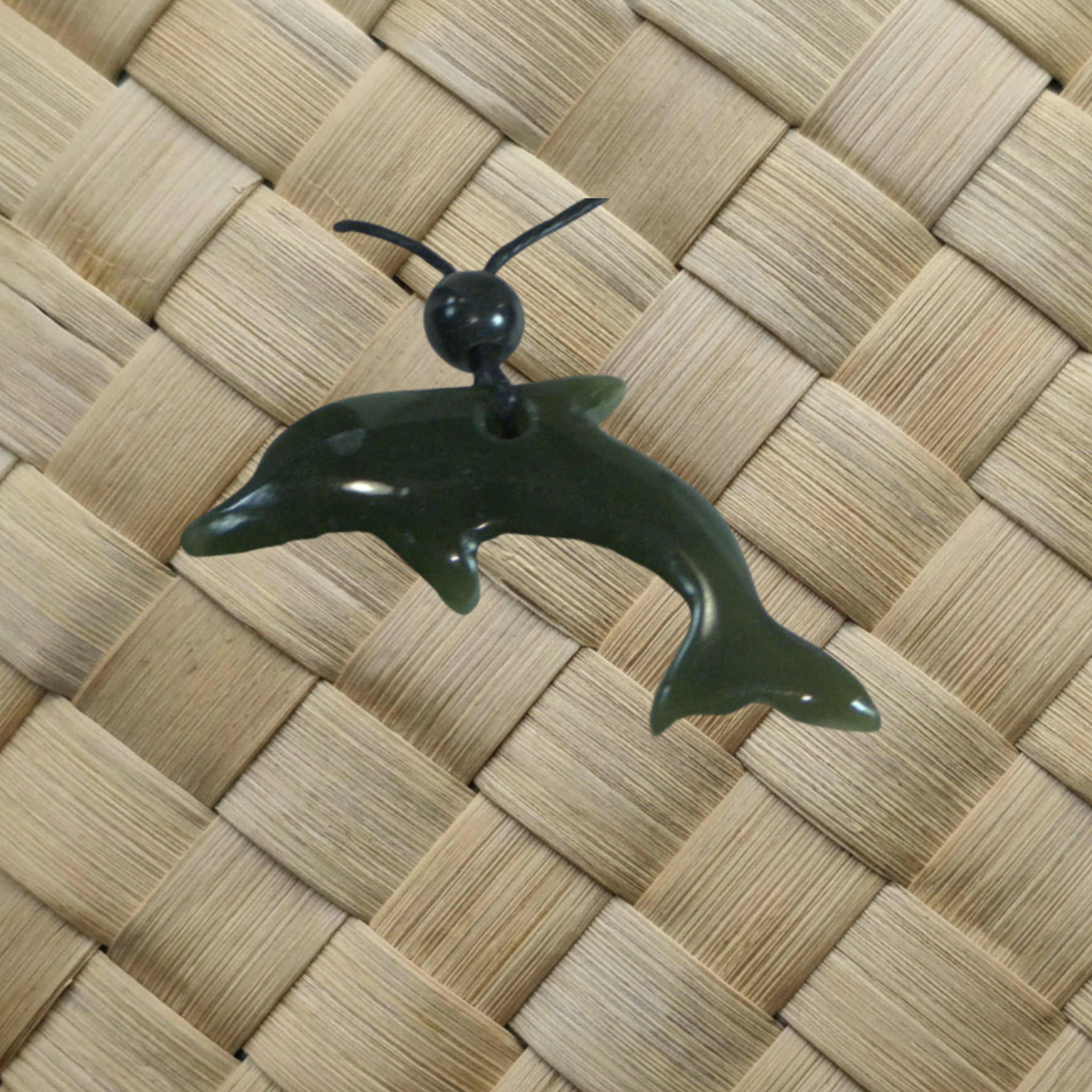 Dolphin / Aihe Pounamu