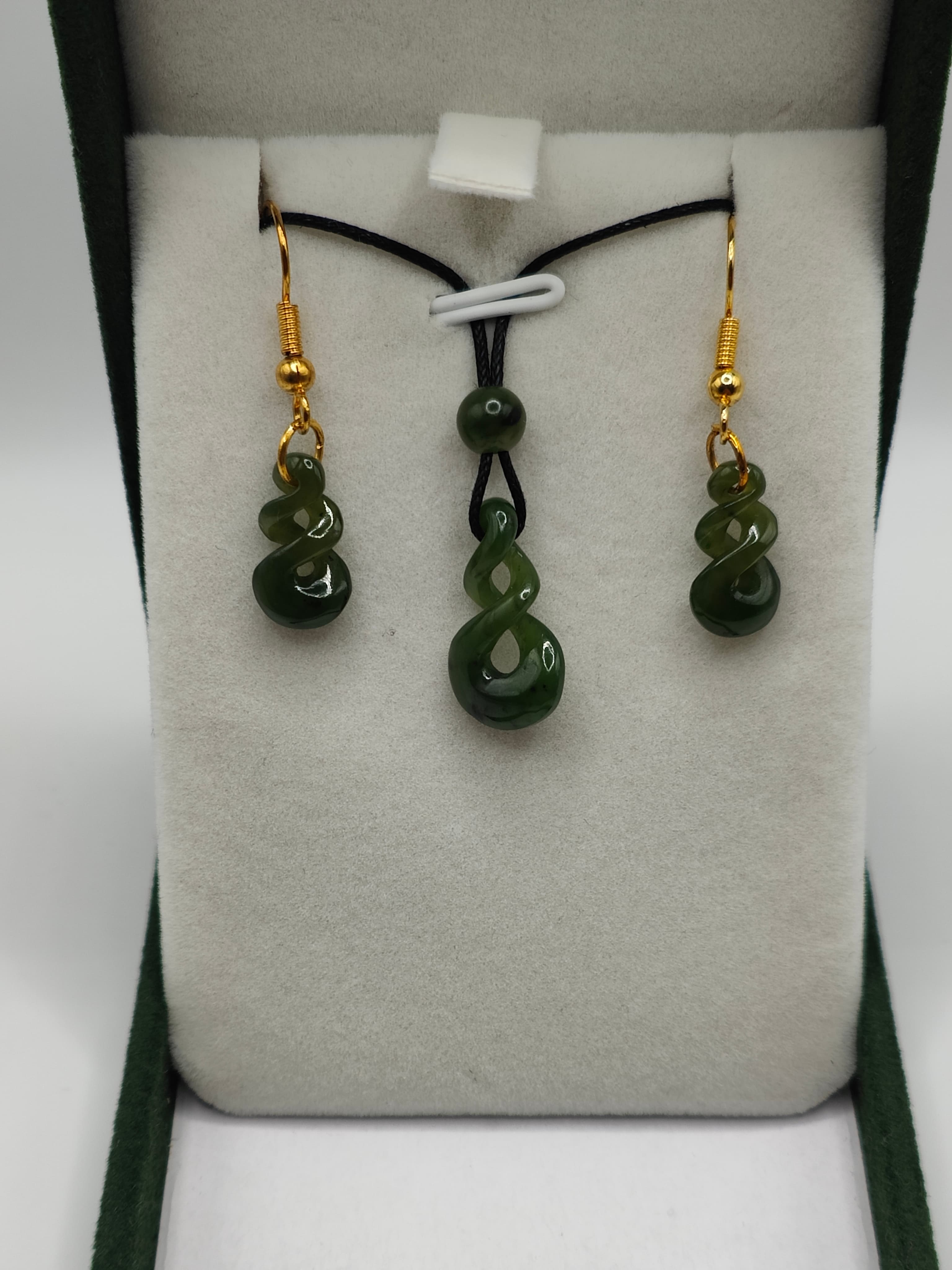Triple Twists - Pikorua, resembles two intertwined pikopiko ferns. representing the paths of life and love or friendship and eternity. Double twists refer to the bond between peoples or culture rather than individuals - traditionally given as an offering of friendship between two different tribes.